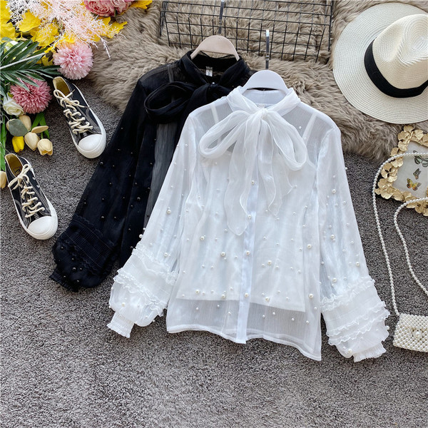 Cămașă de șifon de damă cu element perlat și panglică la guler