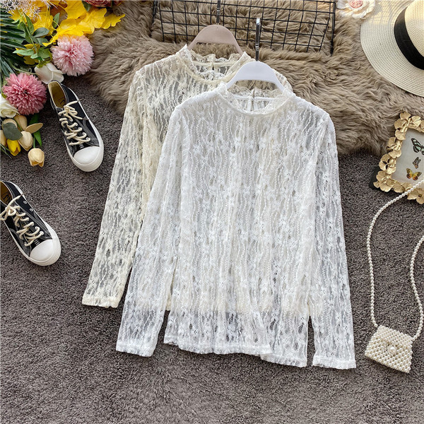 Bluză de damă modernă din dantelă cu mâneci lungi în alb, negru și bej