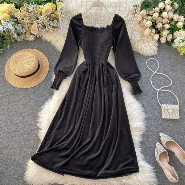 Rochie de dama lunga din catifea cu decolteu patrat in negru si maro