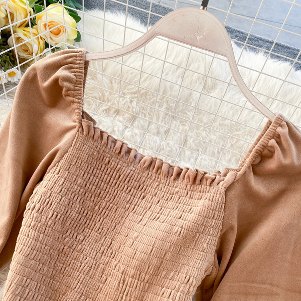 Rochie de dama lunga din catifea cu decolteu patrat in negru si maro