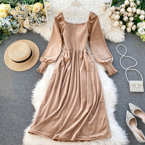 Rochie de dama lunga din catifea cu decolteu patrat in negru si maro