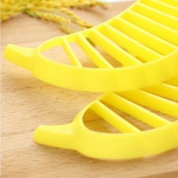 Комплект от два броя пластмасов уред за рязане на банан в жълт цвят