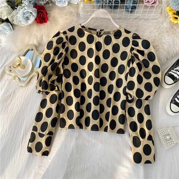 Bluză de damă modernă cu decolteu oval și mâneci bufante în două culori