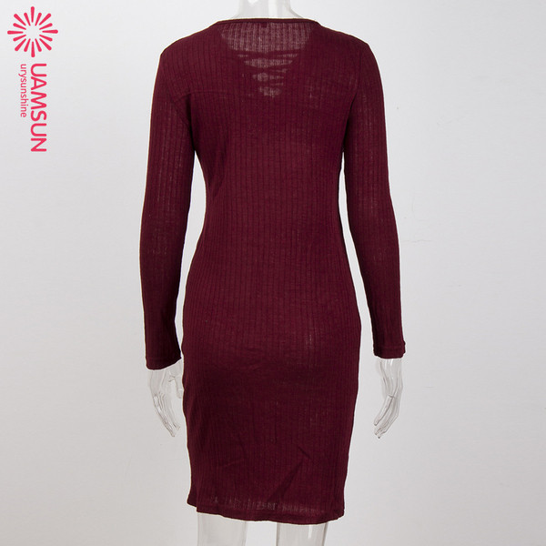 Rochie scurtă tricotată de damă, lejer, cu cravate în alb, roșu, verde și negru