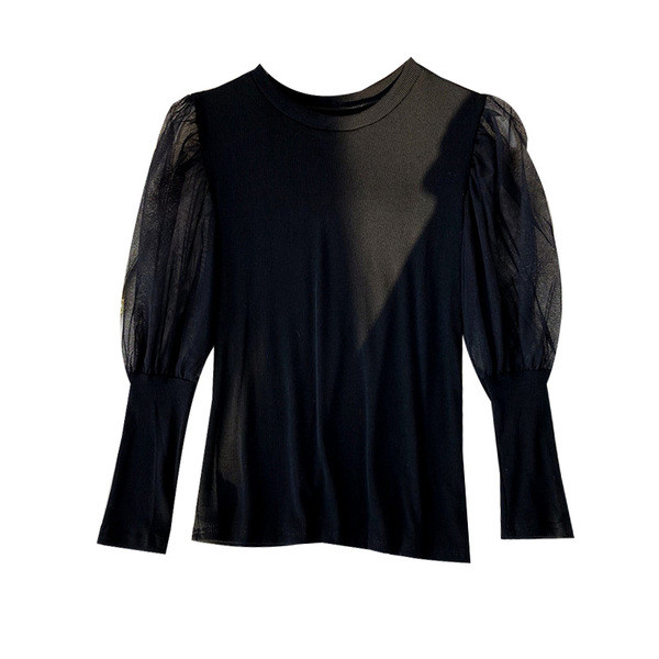 Bluză de damă modernă cu mâneci din tul în alb și negru