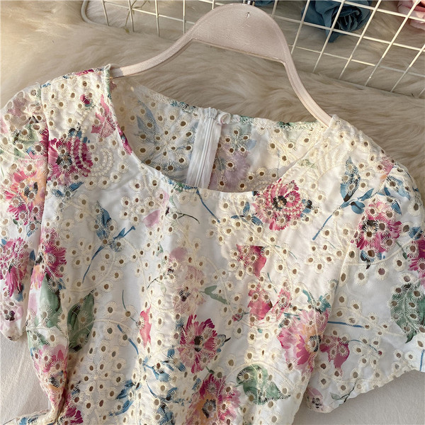 Bluză de damă modernă colorată cu mâneci scurte și fermoar la spate în trei culori