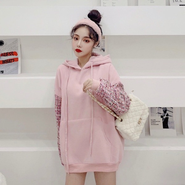 Hanorac de damă cu glugă și buzunar - un model larg în roz