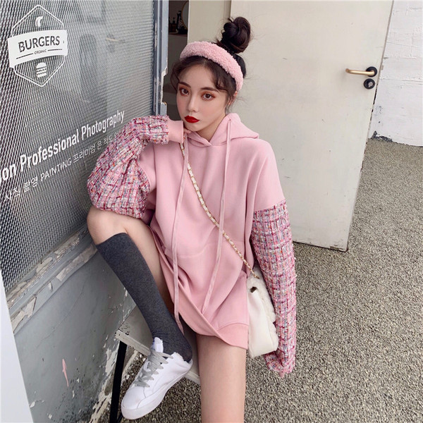 Hanorac de damă cu glugă și buzunar - un model larg în roz