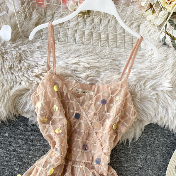 Rochie moderna de dama cu paiete si bretele subtiri in bej