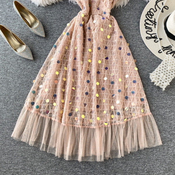 Rochie moderna de dama cu paiete si bretele subtiri in bej