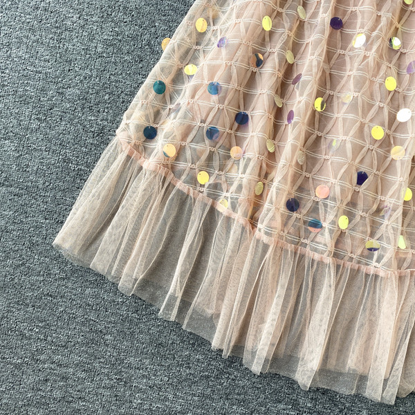 Rochie moderna de dama cu paiete si bretele subtiri in bej