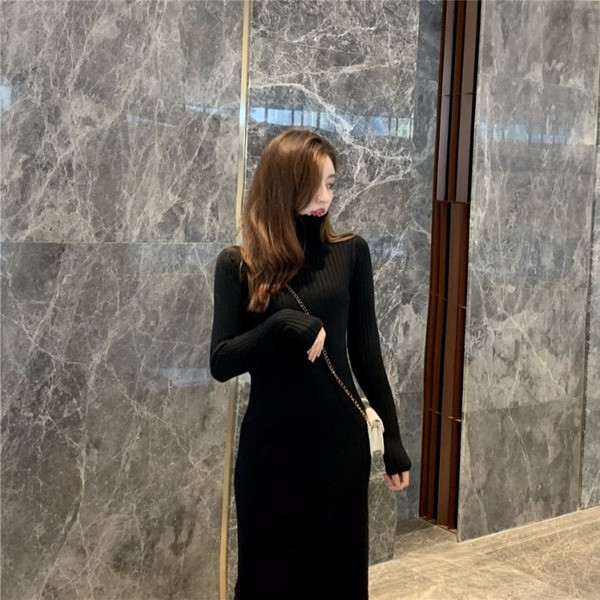 Rochie de damă tricotată până la genunchi, de culoare neagră