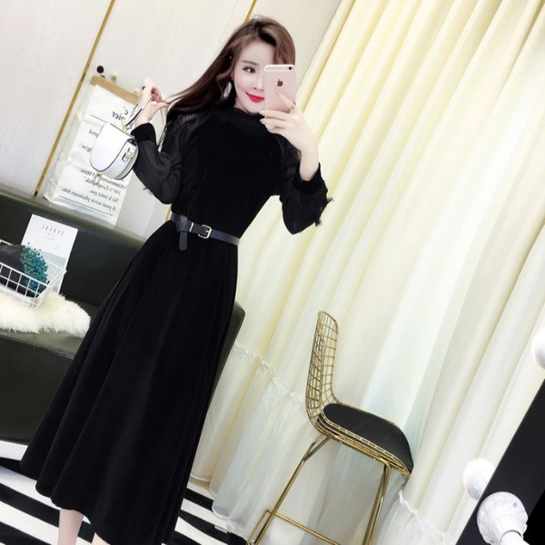 Rochie modernă de damă cu curea și mâneci lungi de catifea de culoare neagră