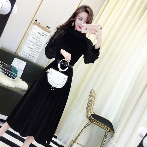 Rochie modernă de damă cu curea și mâneci lungi de catifea de culoare neagră