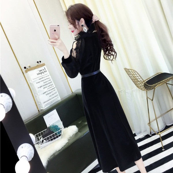 Rochie modernă de damă cu curea și mâneci lungi de catifea de culoare neagră