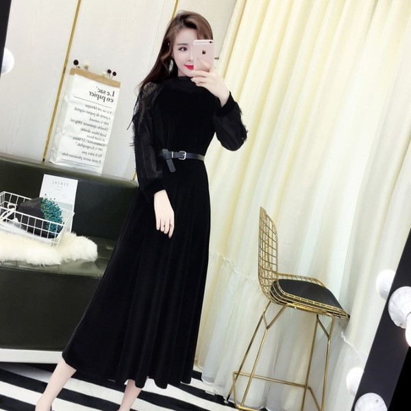 Rochie modernă de damă cu curea și mâneci lungi de catifea de culoare neagră