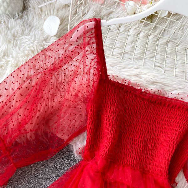 Rochie modernă de damă cu mâneci scurte din tul de culoare roșie