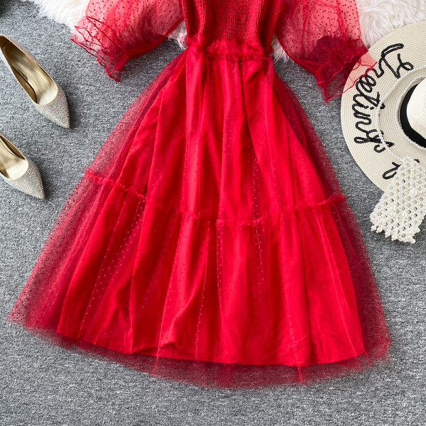 Rochie modernă de damă cu mâneci scurte din tul de culoare roșie