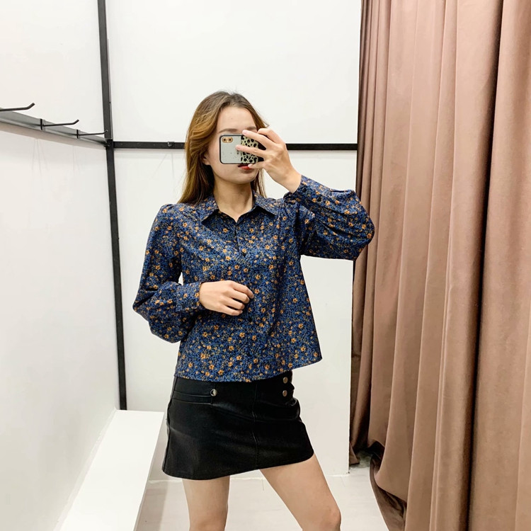 Camasa de dama toamna-iarna cu guler clasic si nasturi cu imprimeu albastru si floral