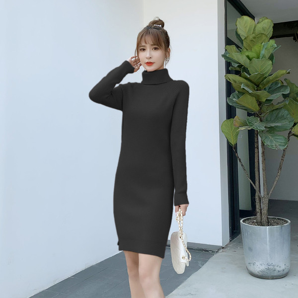 Rochie de iarna de dama tricotata cu guler inalt in culoarea piersicii, bej, albastru si negru