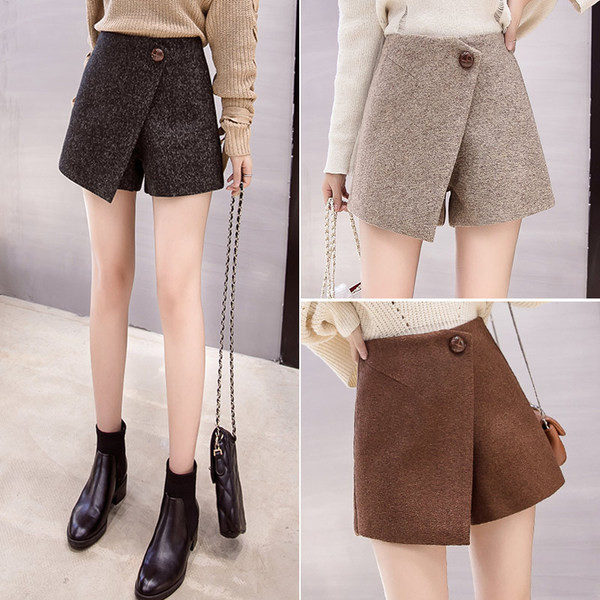 Pantaloni scurți de iarnă cu talie înaltă și nasturi în bej, maro și negru