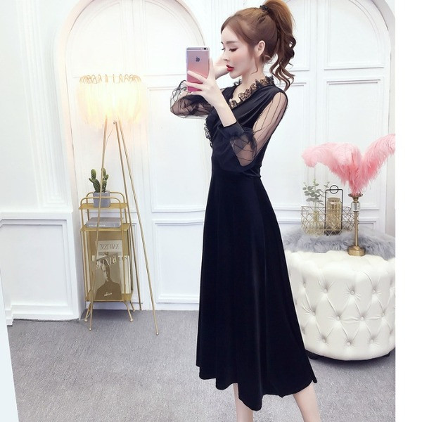 Rochie formală de damă cu decolteu spitz și mâneci cu sigiliu în negru