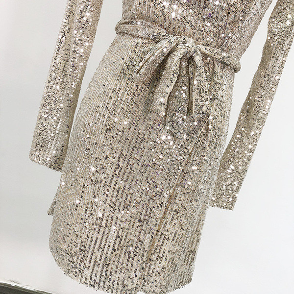 Rochie moderna de dama cu decolteu in V adanc si curea argintie cu paiete