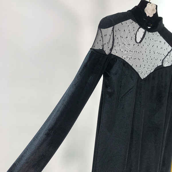 Rochie scurta eleganta de culoare neagra din catifea si tul