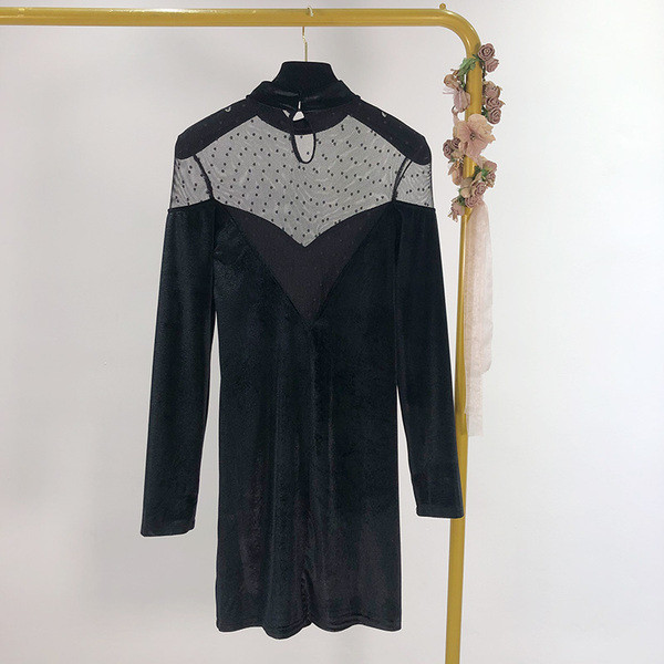 Rochie scurta eleganta de culoare neagra din catifea si tul