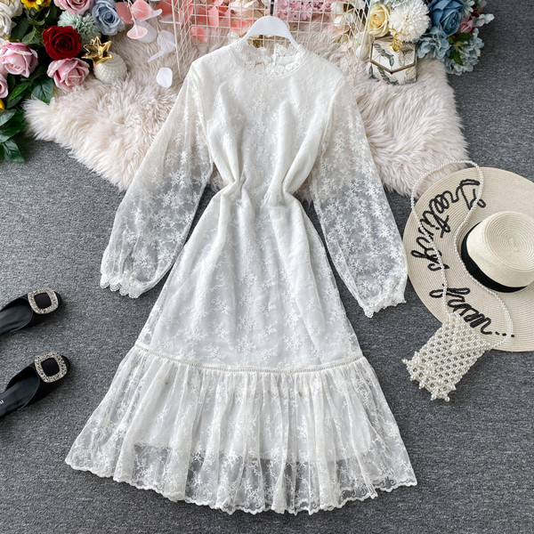 Rochie de dama eleganta din dantela cu broderie si guler inalt in doua culori