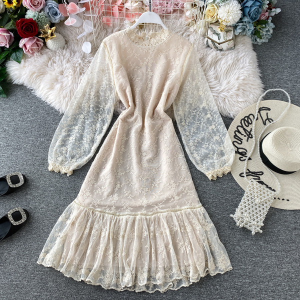 Rochie de dama eleganta din dantela cu broderie si guler inalt in doua culori