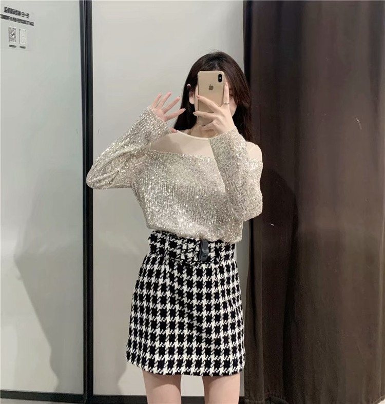 Bluza de dama eleganta cu tul si paiete de culoare argintie