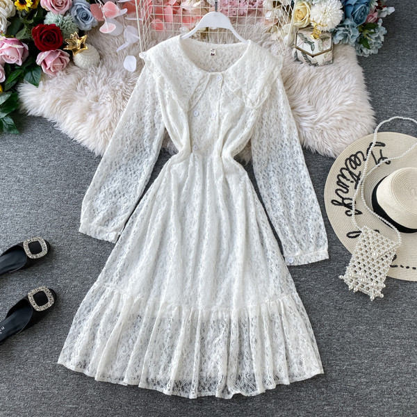 Rochie de dama moderna din dantela cu model decupat nasturi in alb si bej