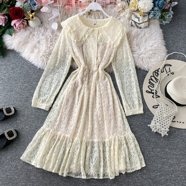 Rochie de dama moderna din dantela cu model decupat nasturi in alb si bej