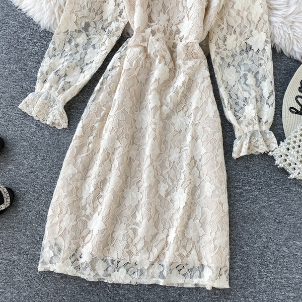 Rochie de dama din dantela cu broderie si maneci lungi in negru si bej