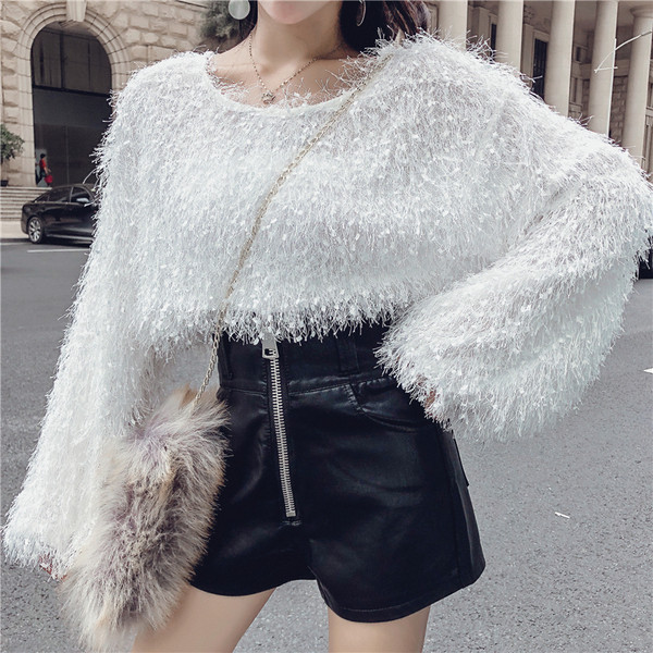 Pantaloni scurți din piele artificială la modă în negru, cu fermoar