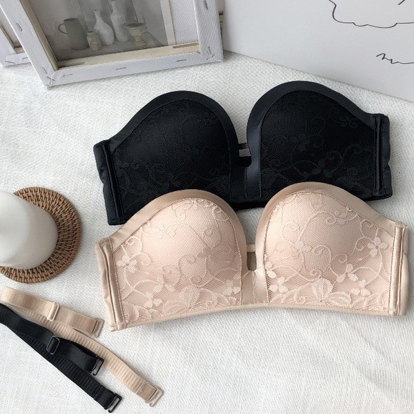 Δαντελοτό  σουτιέν σε μπεζ και μαύρο χρώμα