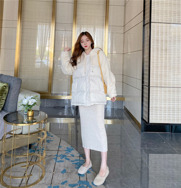 Geaca lunga de iarna model drept alb cu gluga