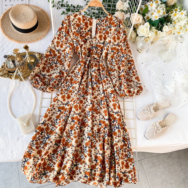 Rochie de damă cu mâneci largi drepte florale și decolteu în V