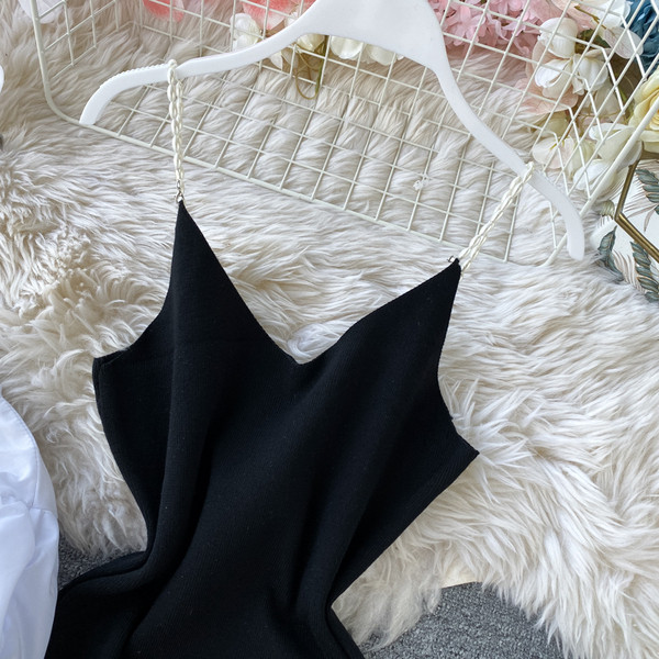 Set de rochie de dama modern cu bretele subtiri si bluza cu decolteu oval