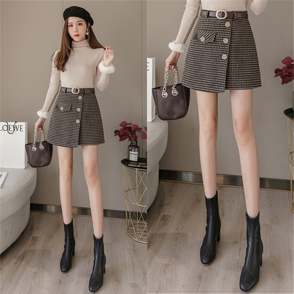 Fusta de dama in carouri cu nasturi si curea de culoare maro, gri si negru