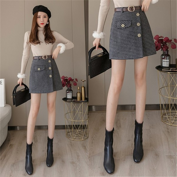 Fusta de dama in carouri cu nasturi si curea de culoare maro, gri si negru