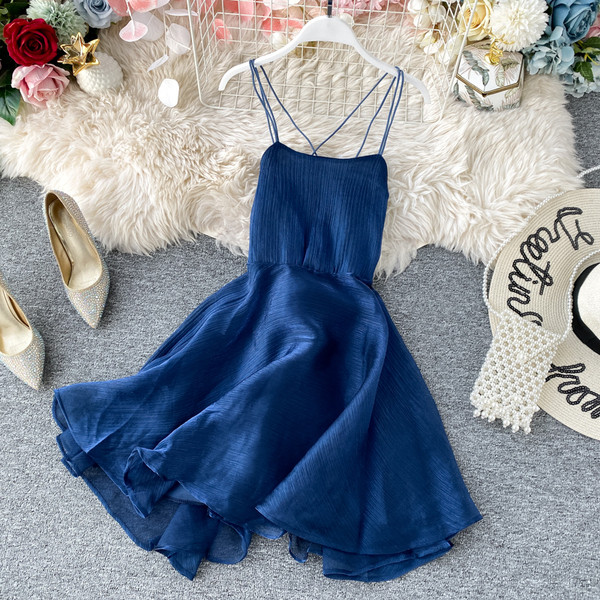 Rochie moderna de dama cu bretele subtiri model croiat in mai multe culori