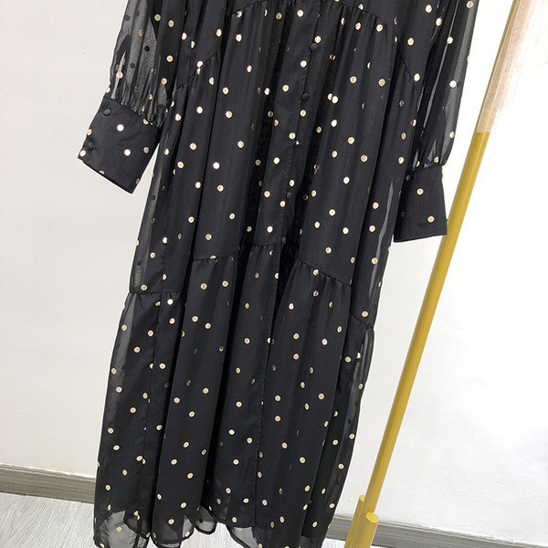 Rochie cu croială lungă cu mâneci din tul cu puncte negre