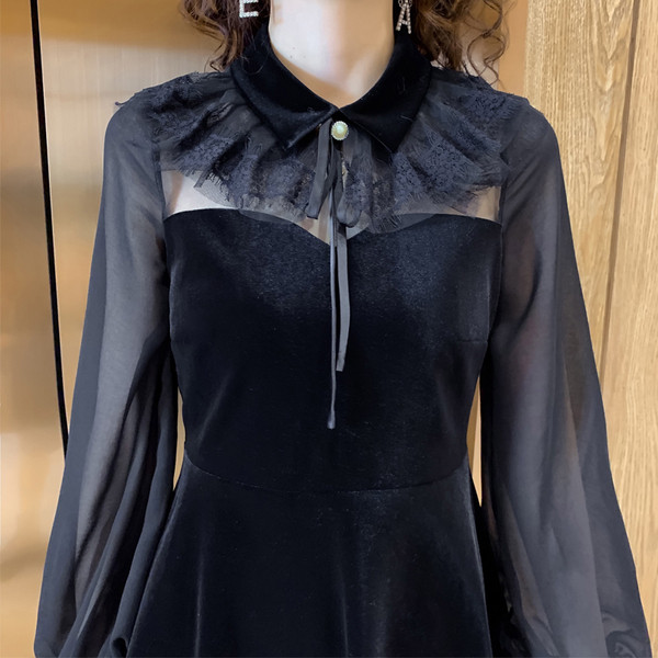 Rochie de dama croiata model nou din catifea cu guler clasic, tul si dantela