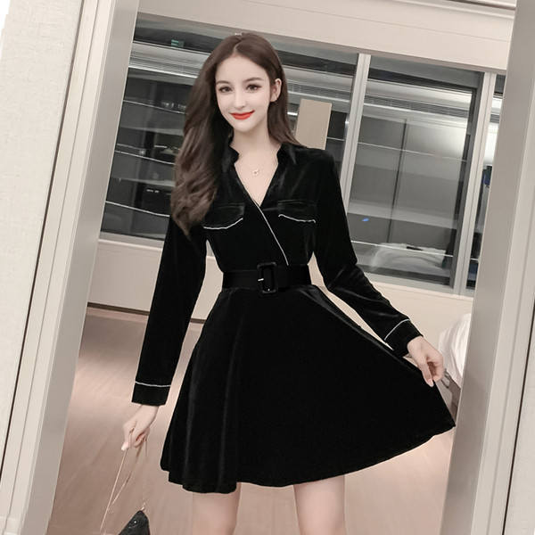 Rochie de damă cu curea și decolteu din catifea spitz de culoare neagră