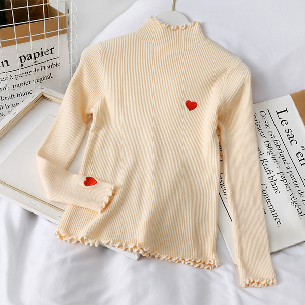 Pulover de dama la moda din tricotat subtire cu broderie inima in mai multe culori