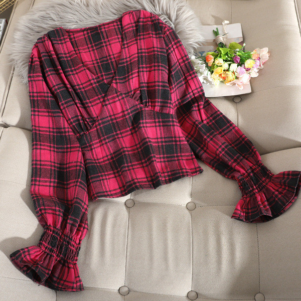 Cămașă de damă în carouri cu decolteu în V în verde, negru și verde