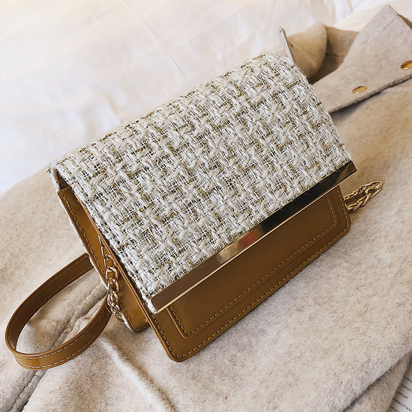 Geanta de dama patrata cu lant in culorile maro, negru si rosu