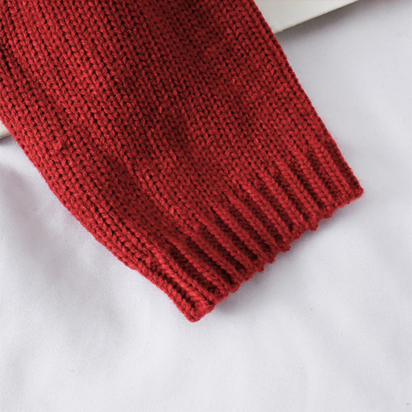 Pulover de dama modern in rosu cu model colorat si decolteu oval